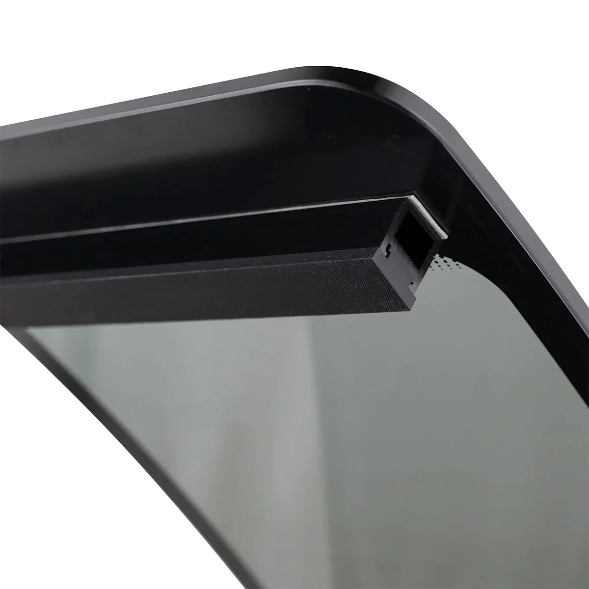 KVM133OP_Detail1.jpg