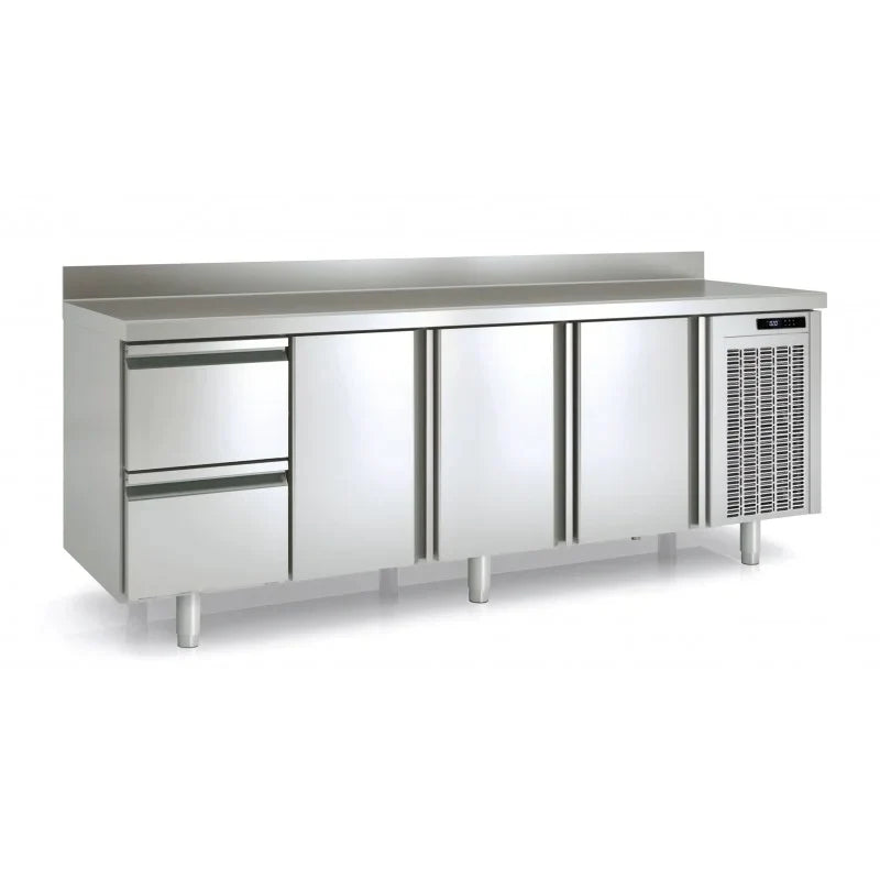 kt-premium32_enak-baeckereikuehltisch-premium-3-2-mit-aufkantung-1_1.jpg