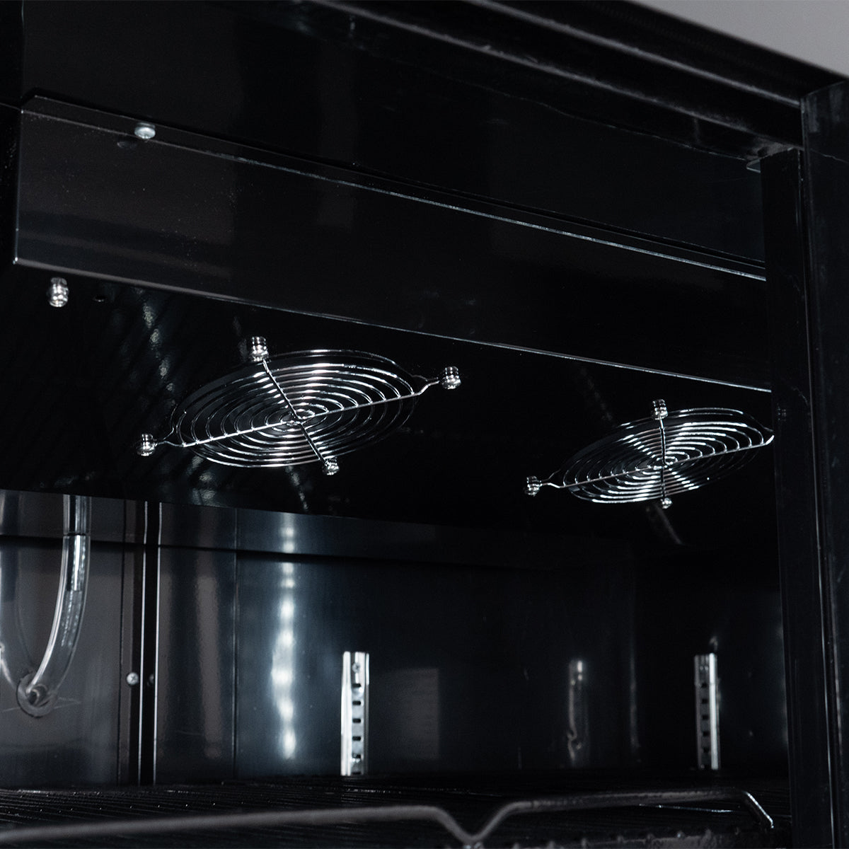 Getränkekühlschrank ECO 630 mit Leuchtaufsatz und Schiebetüren